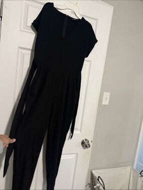 Women’s Black V-Neck Short Sleeve Jumpsuit